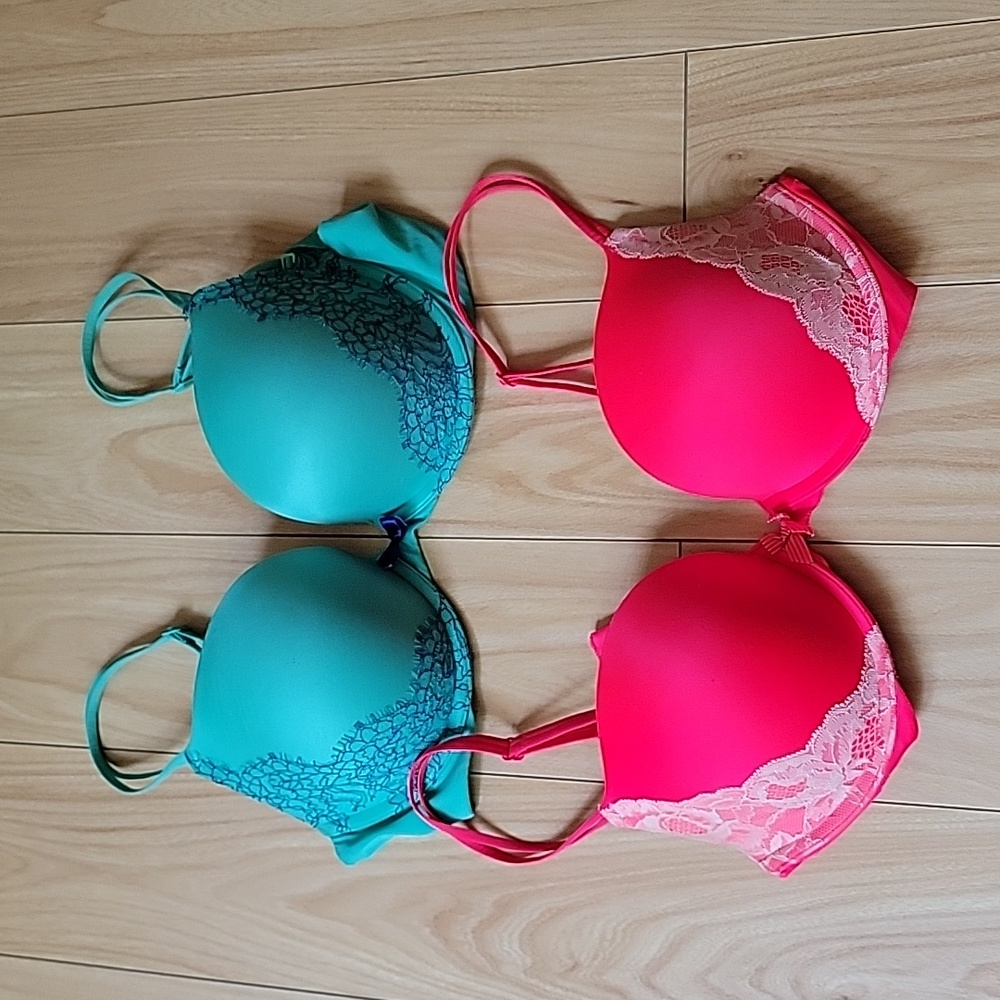 Set of 2 Victoria's Secret Very Sexy Push Up Pigeonnant Bras